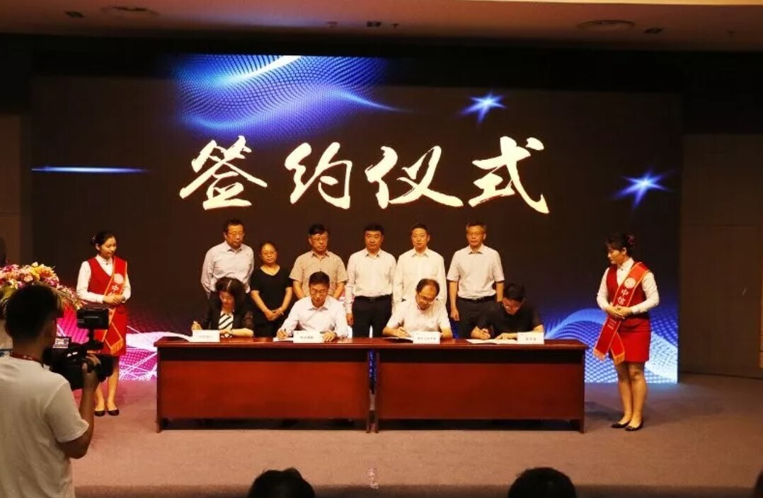 新開(kāi)普攜手江蘇銀聯(lián)，全國(guó)首例銀聯(lián)移動(dòng)支付產(chǎn)品走進(jìn)大學(xué)校園(圖4)